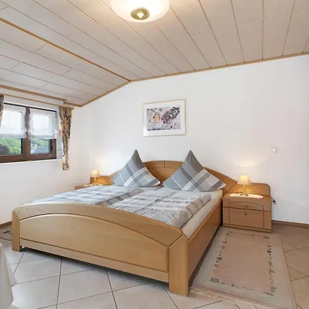 Gieringer Apartment *